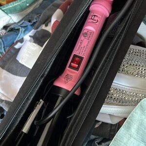 LA Pink and Black Hair Styling curling wand 1” with case